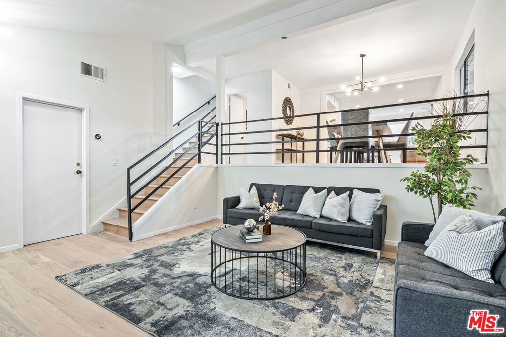 listing image 130721077432283893578