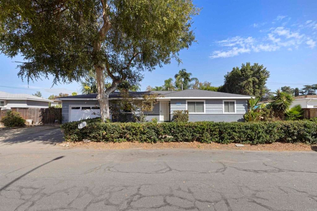 726 Windsor Court