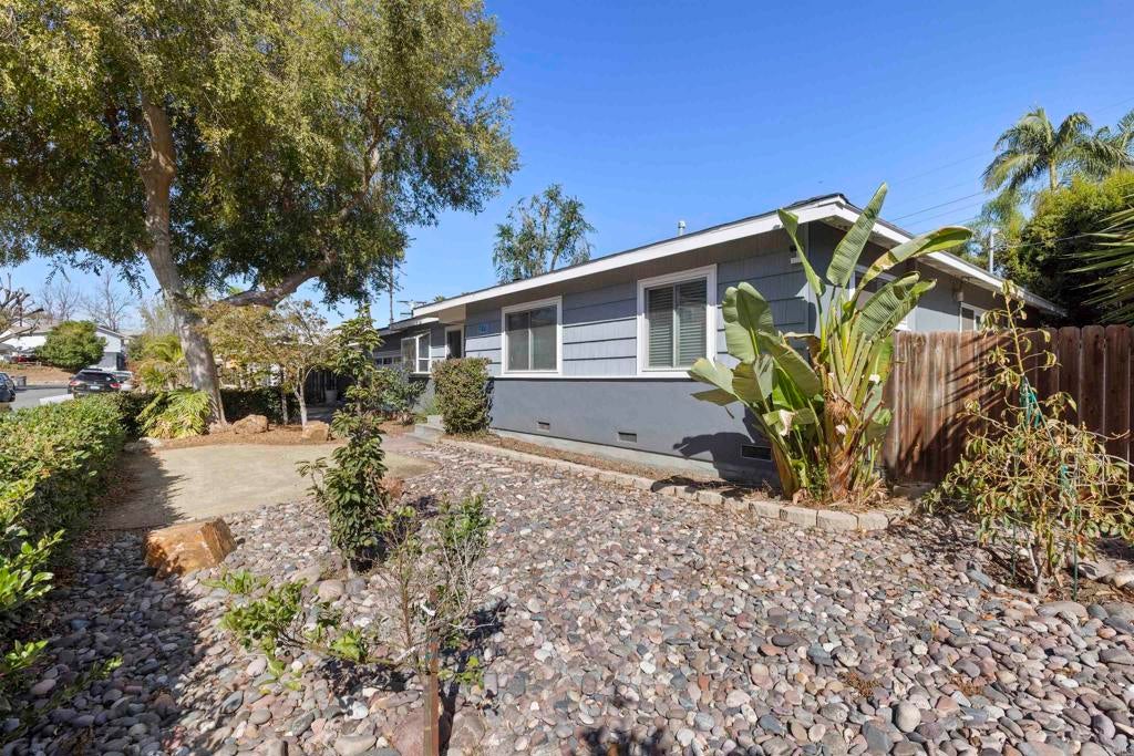 726 Windsor Court