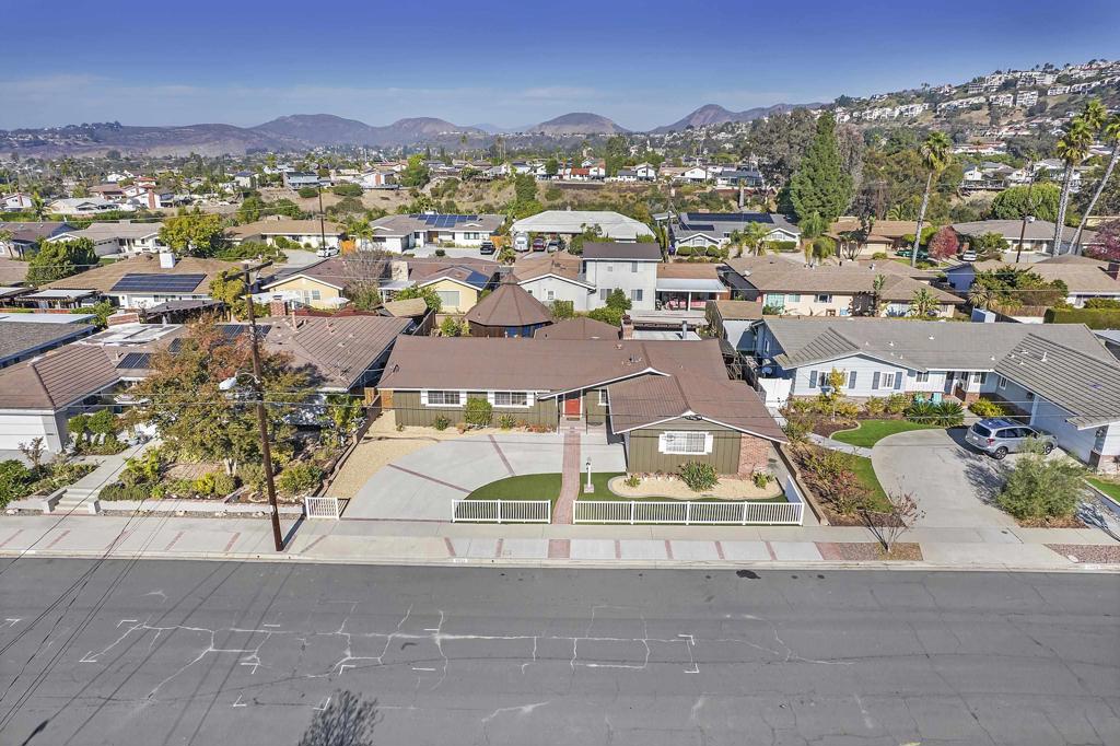 5852 Lomond Drive