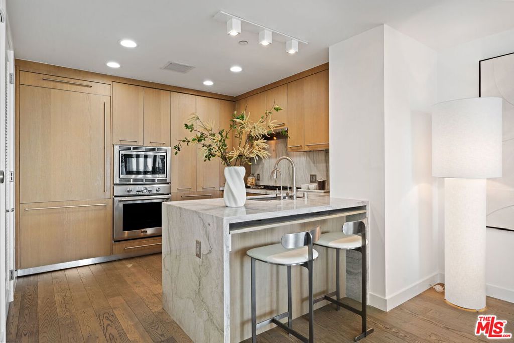 Properties 4 1755 Ocean Avenue 805