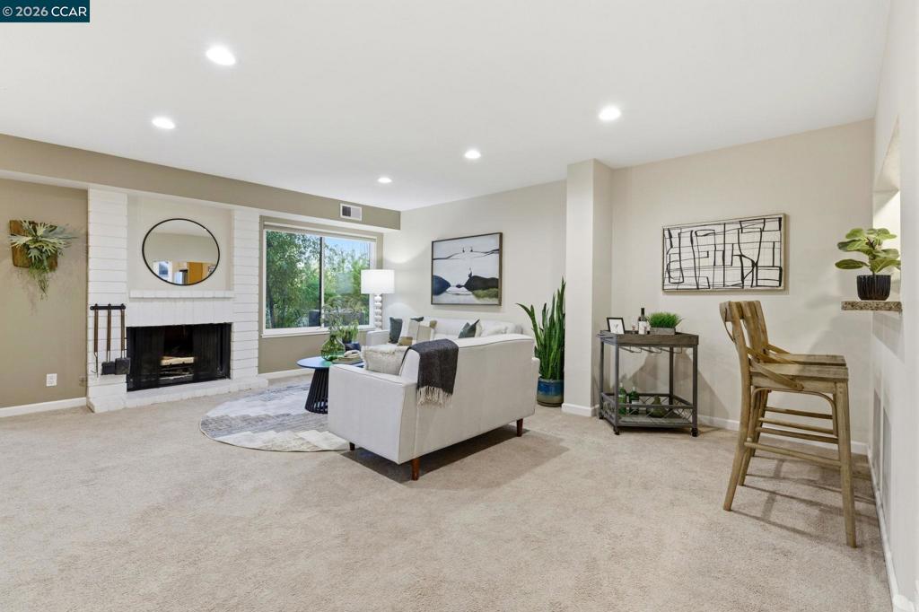 1589 Ashwood Dr.