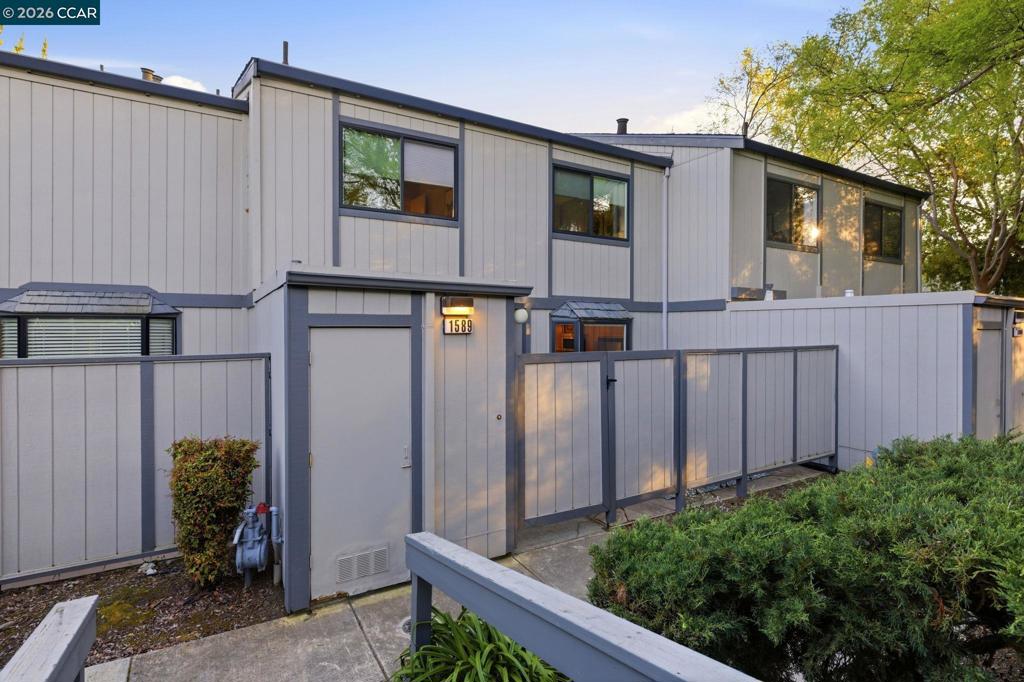 1589 Ashwood Dr.