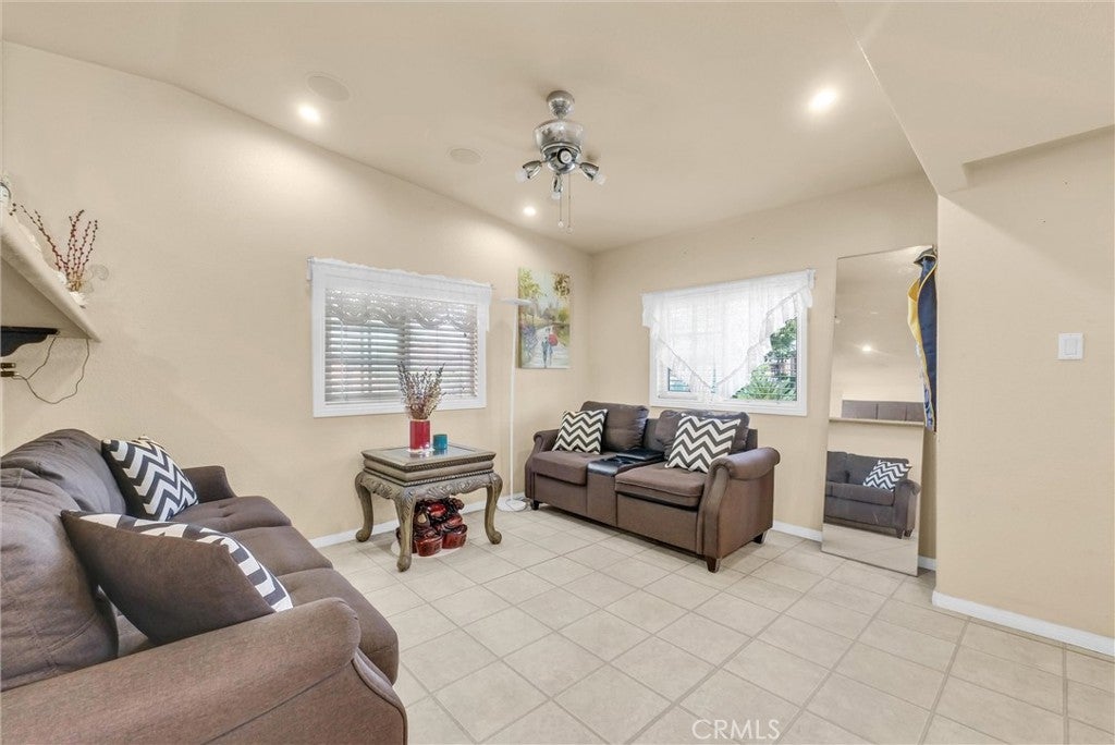210 Dresden Ave N