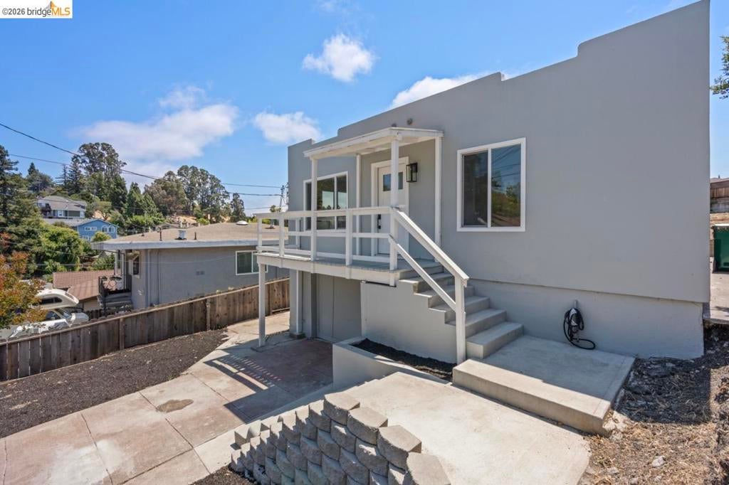 1923 Thompson Ln