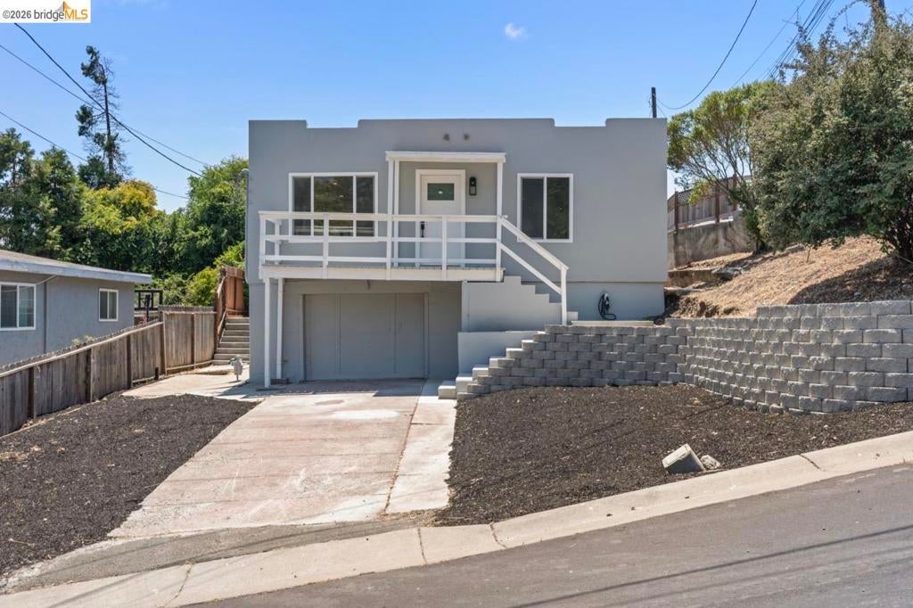 1923 Thompson Ln