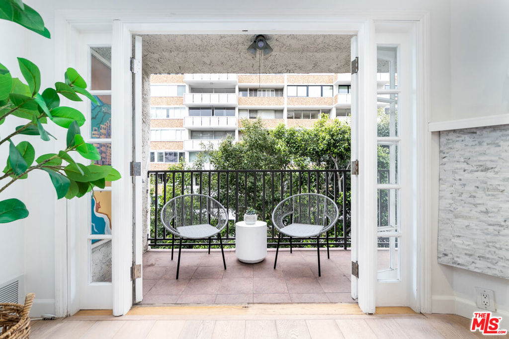 1230 Horn Avenue 516