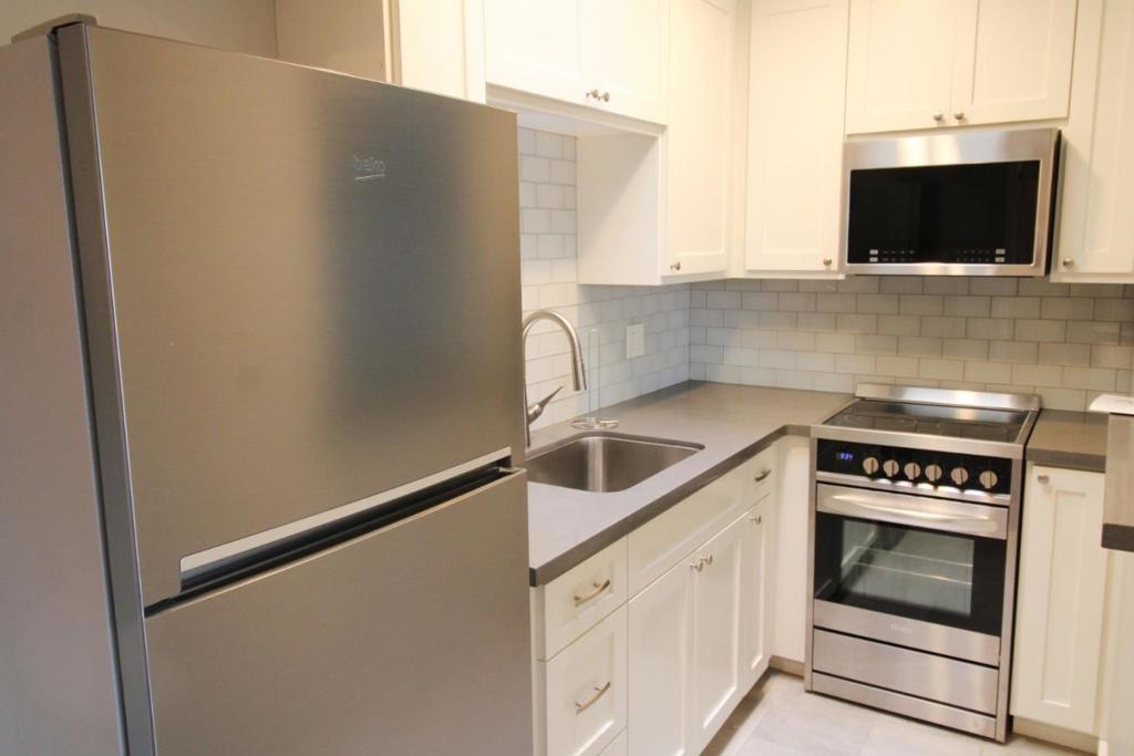 500 W Middlefield Road 122