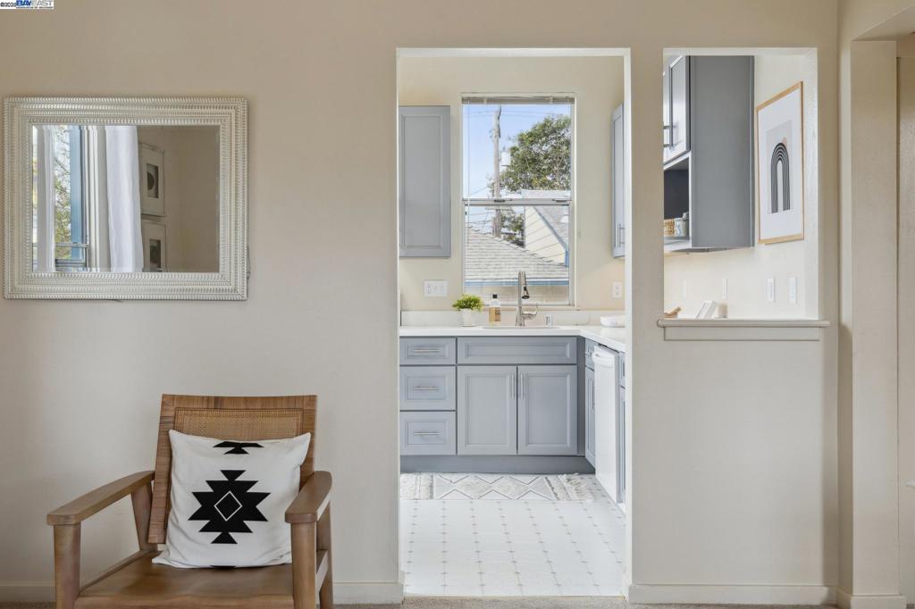 WEST END - Residential Income