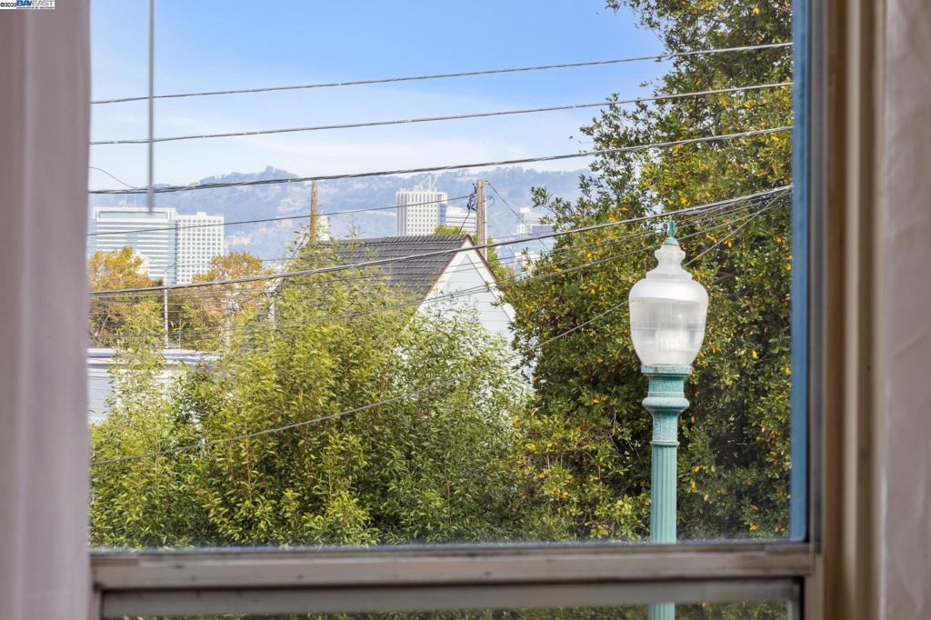 WEST END - Residential Income