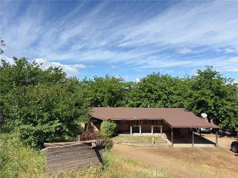 Photo of 39569 Clover Ln, Squaw Valley, CA 93675 (MLS # FR26080712)