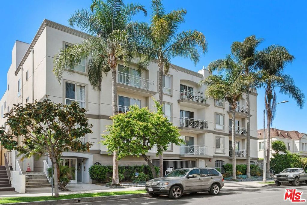 Ideally located near Cedars-Sinai and Beverly Hills, this two bedroom two and a half bath condo offers the 'complete package'. The two ensuite bedrooms are separated by the gracious living room space. The oversized living room with dining area are complemented with high ceilings, a fireplace in the living room, and a large sliding glass door to the ample sized balcony. All rooms feature plantation shutters. The primary bedroom features a large reach in closet as well as a good sized walk-in closet. The ensuite bathroom includes brand new separate shower and bathtub, double vanity. Guest bedroom is also ensuite with tub/shower combo and large walk-in closet. The building is ultra convenient to Cedars, Beverly Hills, Robertson Blvd., West Hollywood with tons of fantastic dining options and shopping nearby. Lease must be 18-months or longer.