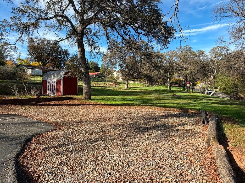 Photo of 5092 Smith Rd, Mariposa, CA 95338 (MLS # MP26009393)