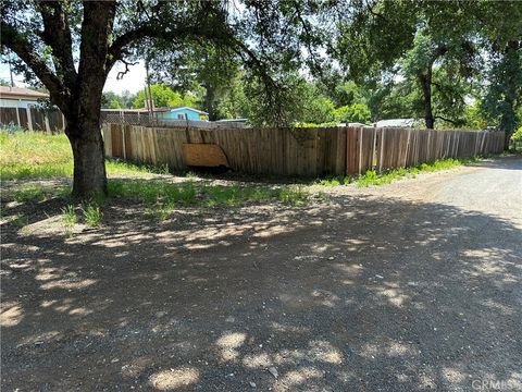 Photo of 15225 Highland Avenue, Clearlake, CA 95422 (MLS # LC26095784)