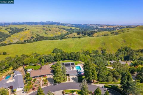 Photo of 1933 Joseph Dr. DR, Moraga, CA 94556 (MLS # 41140704)