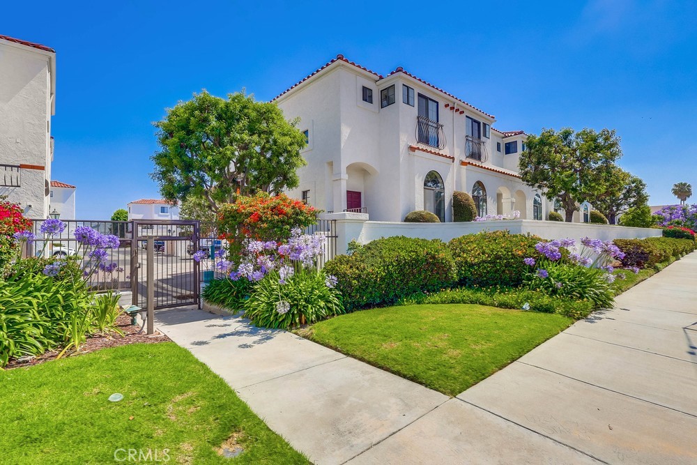 Welcome to this desirable Adriatic Townhomes community of Carson This beautifully Updated well cared for tri-level Townhouse is ready for that perfect buyer. 2-Car attached garage with direct access into the laundry area in the garage. This 2-bedroom, 2.5-bathroom 1,194 square feet. Townhome offers a bright, open living space, a modern kitchen, and a private patio—perfect for relaxing or entertaining.
Enjoy resort-style amenities including pools, clubhouse, playgrounds, and gated security. Conveniently located near Carson Plaza, Seafood City Supermarket, Starbucks, and South Bay Pavilion Mall, you’ll have shopping, dining, and parks just minutes away.
Don’t miss your chance to own a piece of this vibrant Carson community—schedule your tour of Unit 39 today and experience comfort, convenience, and California living at its best!
