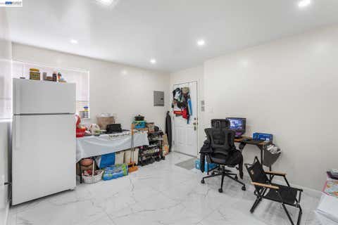 Tiny photo for 3270 Keith Ave Ave, Castro Valley, CA 94546 (MLS # 41142285)
