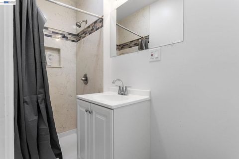 Tiny photo for 3270 Keith Ave Ave, Castro Valley, CA 94546 (MLS # 41142285)