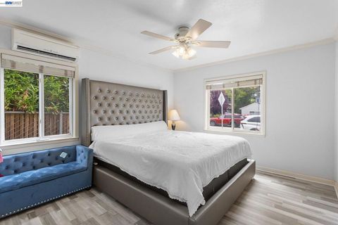 Tiny photo for 3270 Keith Ave Ave, Castro Valley, CA 94546 (MLS # 41142285)