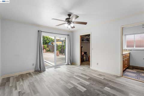 Tiny photo for 3270 Keith Ave Ave, Castro Valley, CA 94546 (MLS # 41142285)