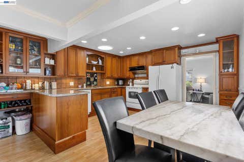 Tiny photo for 3270 Keith Ave Ave, Castro Valley, CA 94546 (MLS # 41142285)