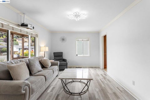 Tiny photo for 3270 Keith Ave Ave, Castro Valley, CA 94546 (MLS # 41142285)