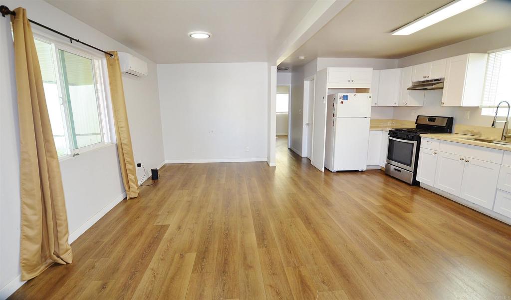 1425 Second Avenue 105