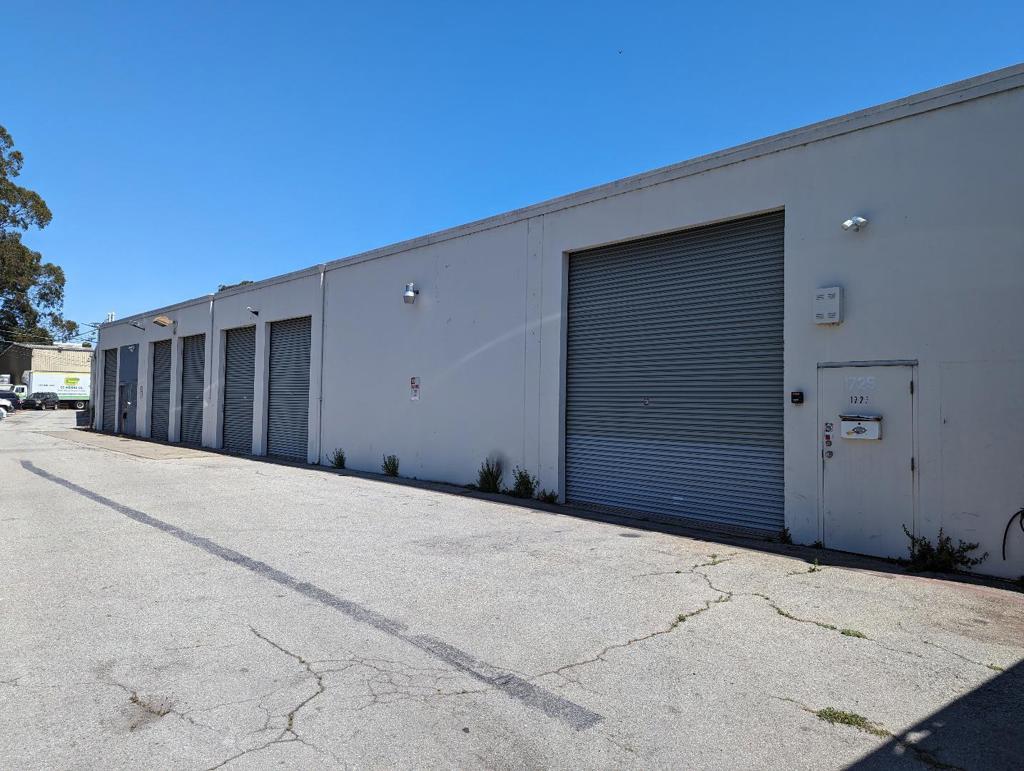17251733 Mission Road