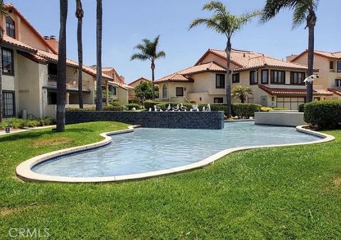 Photo of 2247 Martinique Lane, Oxnard, CA 93035 (MLS # DW25265945)