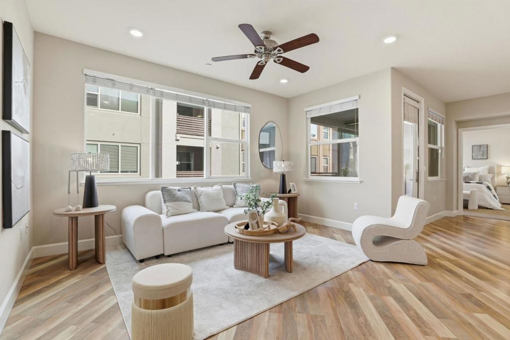 1120 Karby Terrace 203