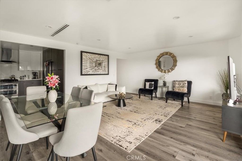8960 Crescent