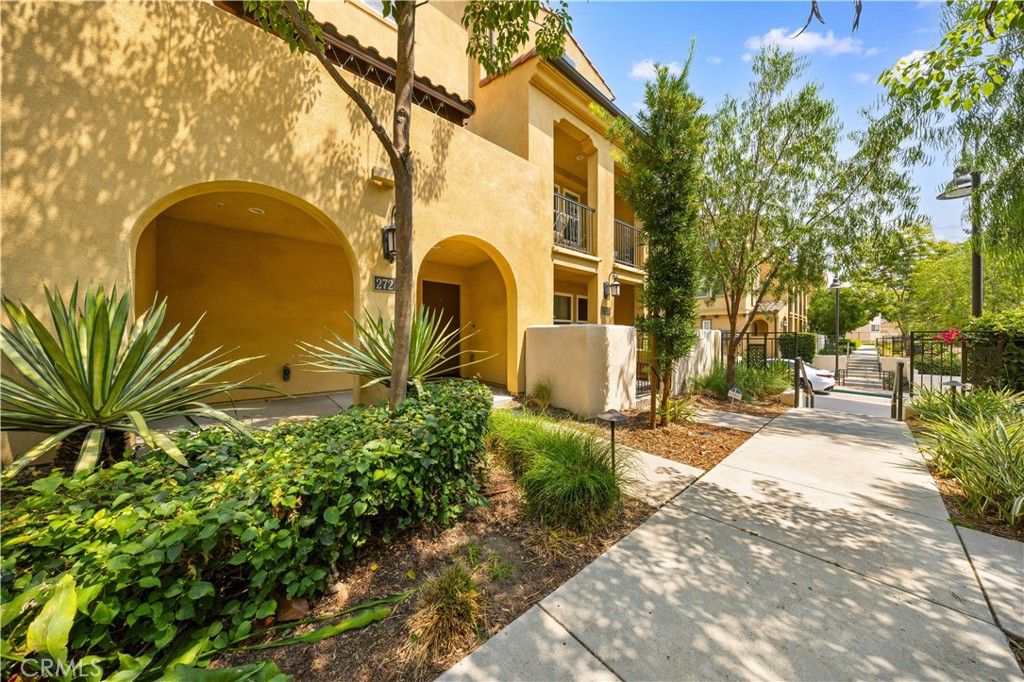 272 S Arroyo Drive C