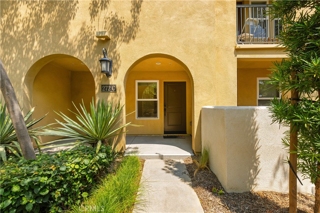 272 S Arroyo Drive C