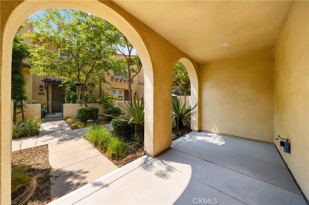 272 S Arroyo Drive C
