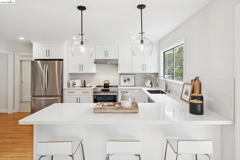 4325 Mountain View