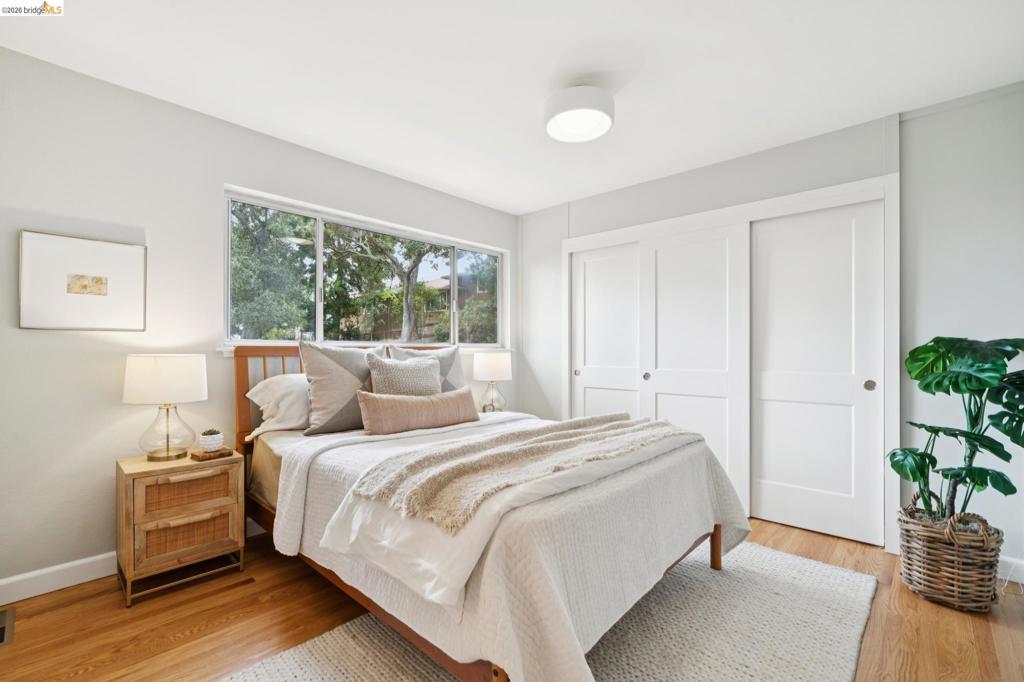 4325 Mountain View