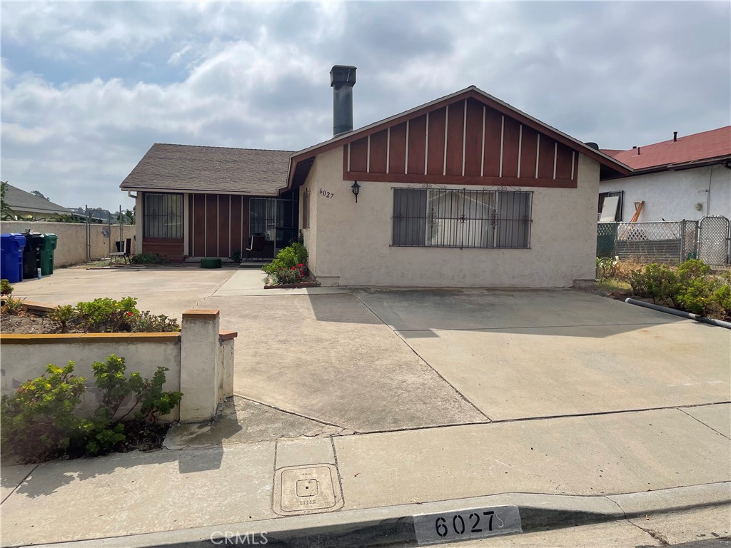 Don't miss this view home nestled in the desirable Alta Vista neighborhood! This home needs TLC but is the perfect opportunity to add your own personal touches and transform this into the dream home you've always wanted! Situated in a quiet neighborhood close to schools, shopping, and freeway access.