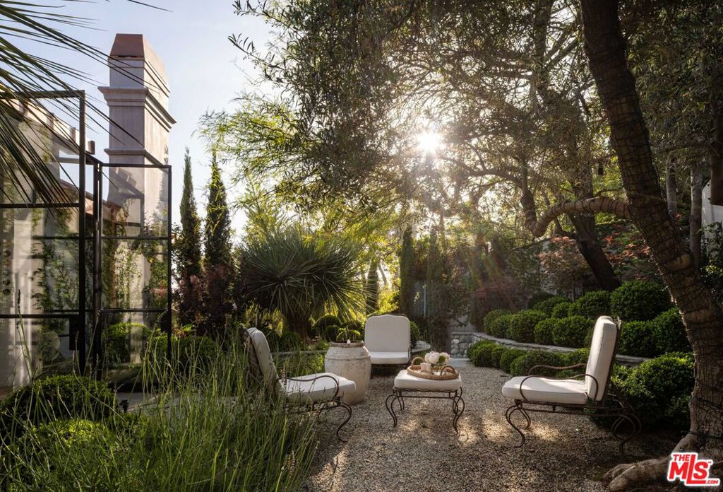 Photo of 9360 Readcrest Drive, Beverly Hills, CA 90210 (MLS # 26985089)