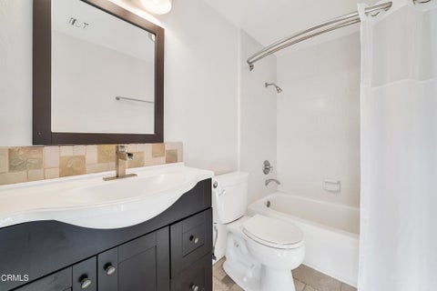 Tiny photo for 2010 Kingsbridge Way, Oxnard, CA 93035 (MLS # V1-38546)