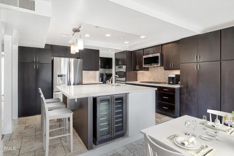 Tiny photo for 2010 Kingsbridge Way, Oxnard, CA 93035 (MLS # V1-38546)