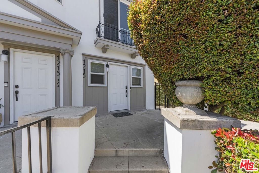 Photo of 1215 5th Avenue, Los Angeles, CA 90019 (MLS # 25622021)