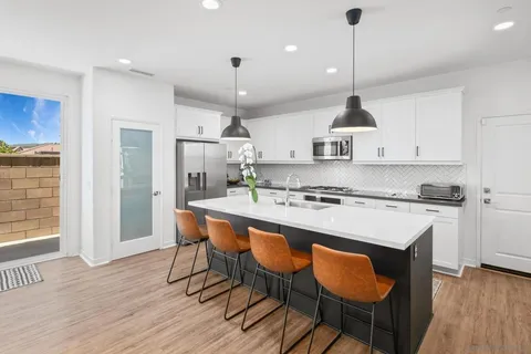 45187 Via Vela, Temecula, CA 92592 - MLS#: 250025367SD