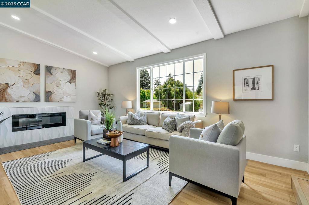 2782 Canyon Creek Dr