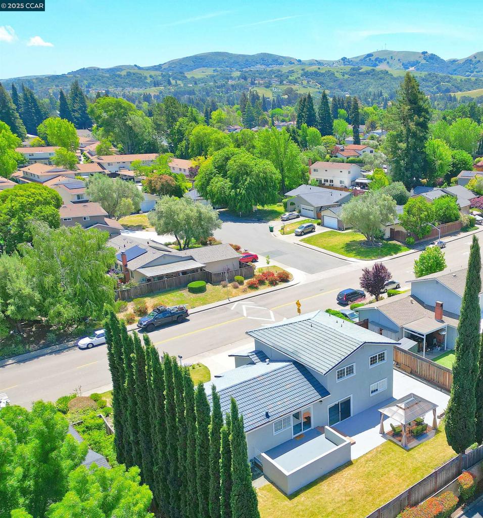 TWIN CREEKS AREA - Residential