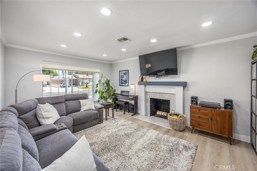 1760 W 9th