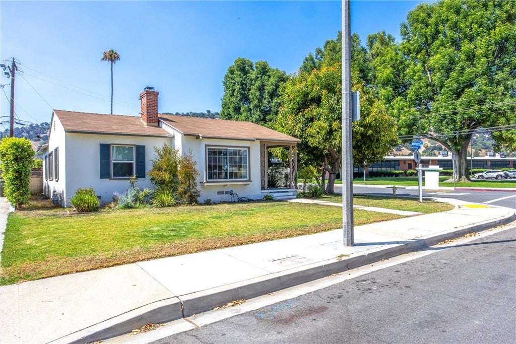 1760 W 9th