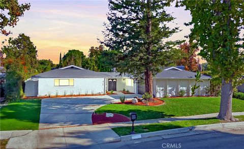 Photo of 6136 Kentland, Woodland Hills, CA 91367 (MLS # SR25248741)