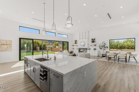 Tiny photo for 954 Colina Vista, Ventura, CA 93003 (MLS # V1-36503)