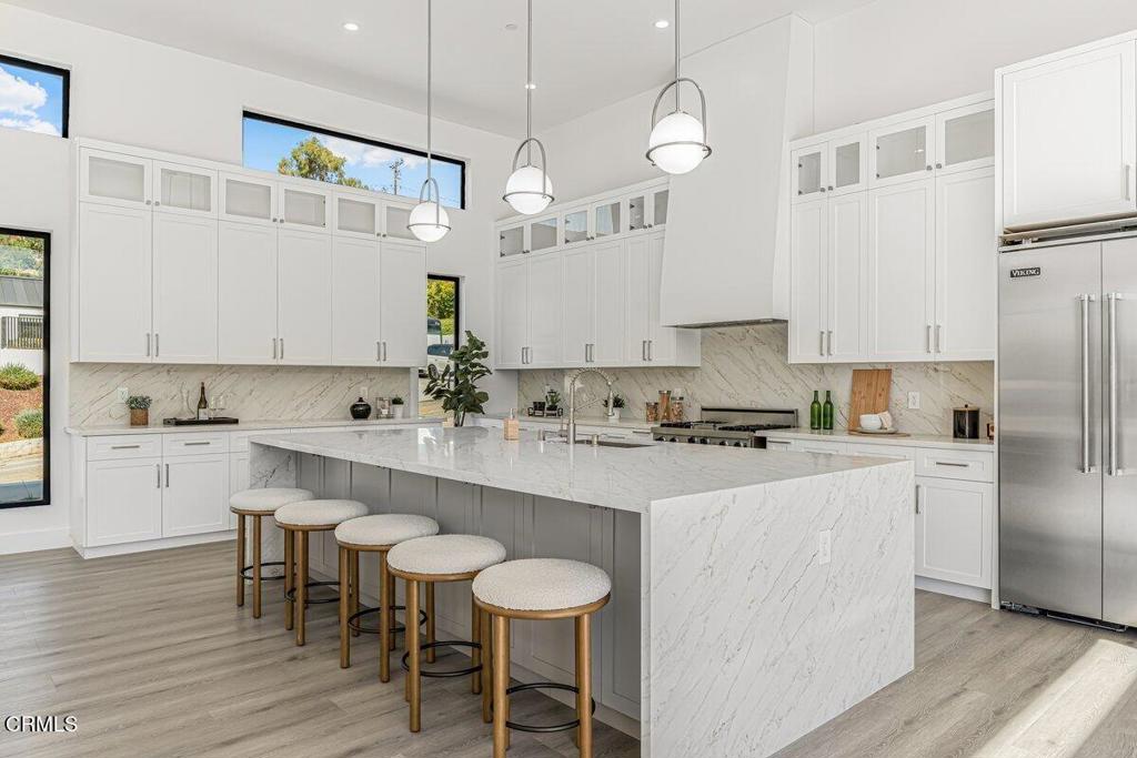 954 Colina Vista