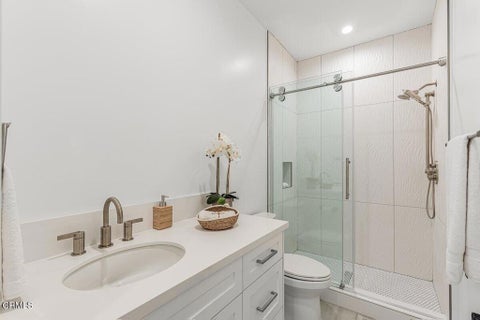 Tiny photo for 954 Colina Vista, Ventura, CA 93003 (MLS # V1-36503)